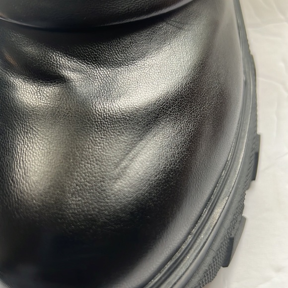 Azalea Wang black boots w/silver chains, faux rhinestones and studs, size 9 / 40 - Picture 15 of 16